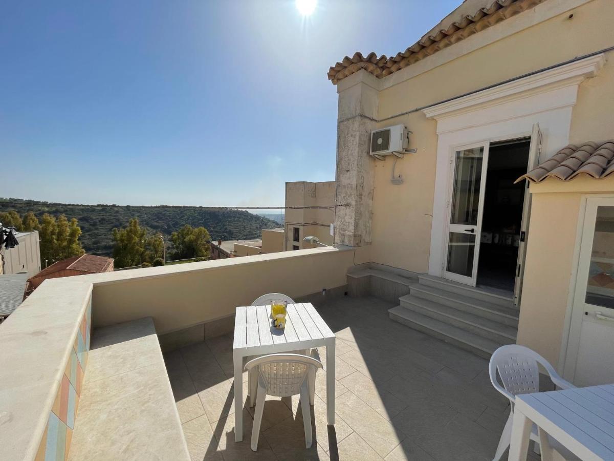 Casa Crispi Hotel Noto Exterior foto
